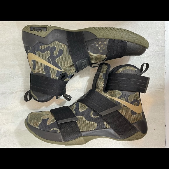 Camo Zoom Lebron Soldier 10 Sfg Nike LeBron Soldier 10 SFG Camo